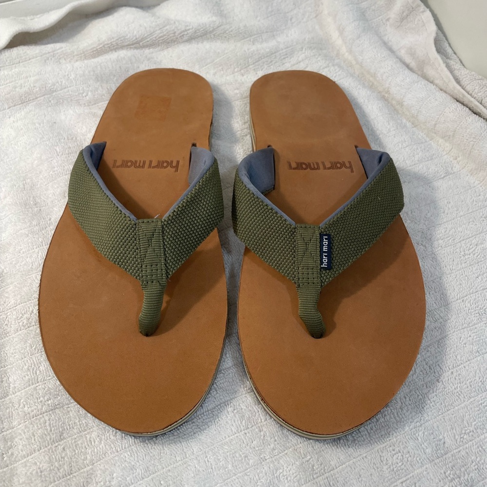 Hari Mari Scout flip flops in olive with leather insole- men's size 12